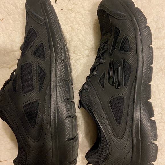 Sketchers Work size 10 relaxedfit air cool runners - Picture 13 of 13